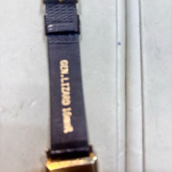 Vintage Hamilton 14K Yellow Gold Watch – Caliber 982M (Circa 1940s–50s) - Picture 4 of 9